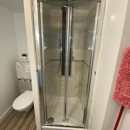 Meuble Circuit 24h 住宿加早餐酒店 *