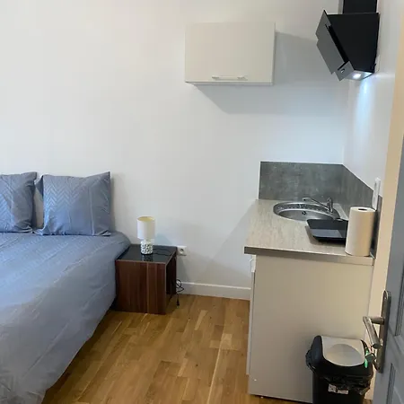 住宿加早餐酒店 Meuble Circuit 24h