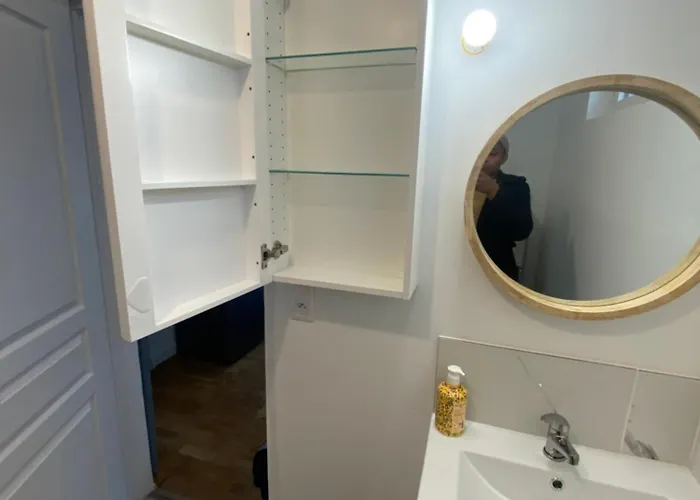 Meuble Circuit 24h Bed & Breakfast